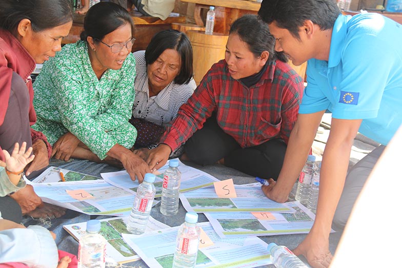 Discussions during WOCAT training in Cambodia