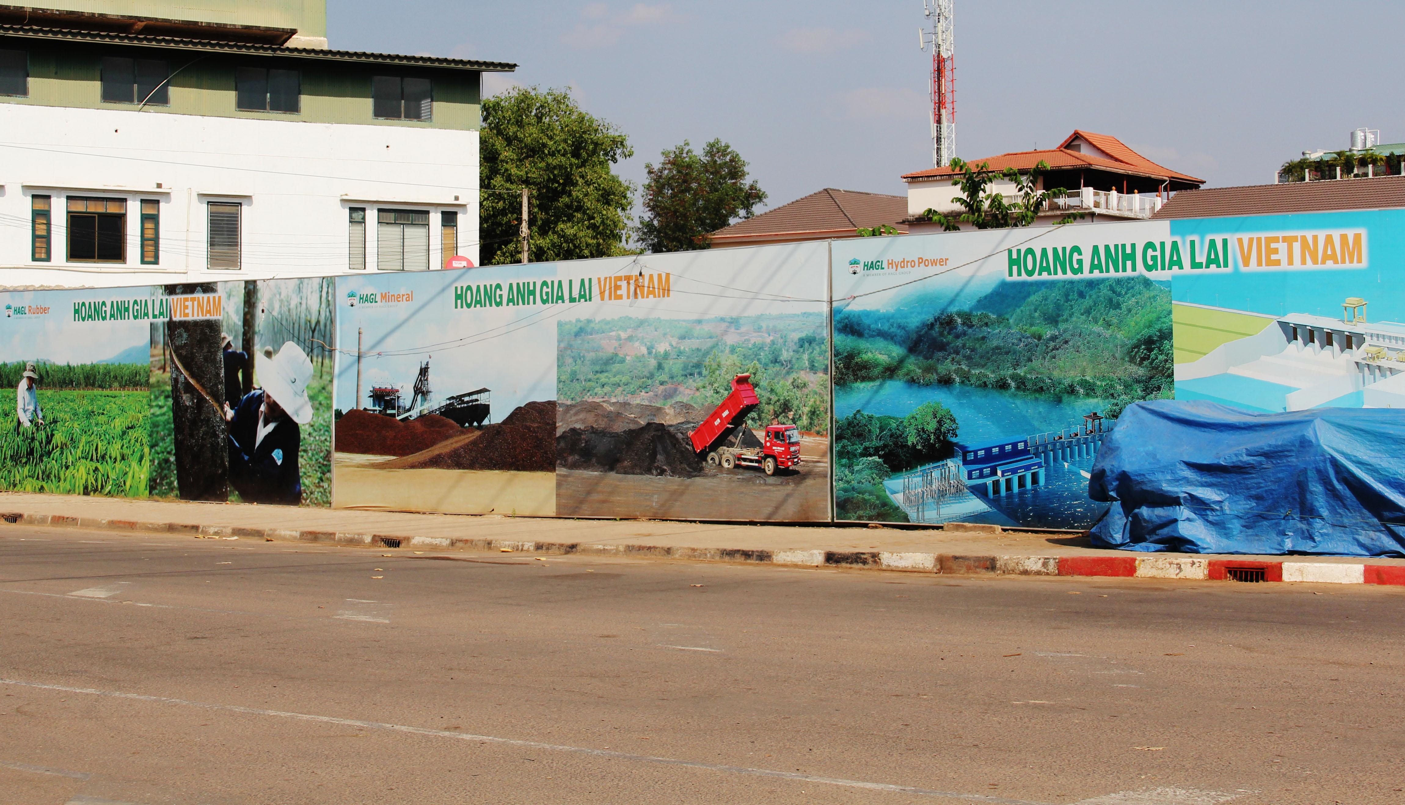 Vietnamese company promotes its rubber, mining, and hydropower projects in Vientiane, the capital of Laos