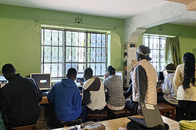 Bottom-up trainings in digital literacy for and by young people from Kibera.